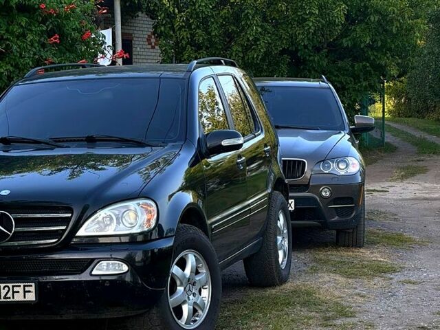 Мерседес МЛ класс, объемом двигателя 4 л и пробегом 300 тыс. км за 7000 $, фото 1 на Automoto.ua