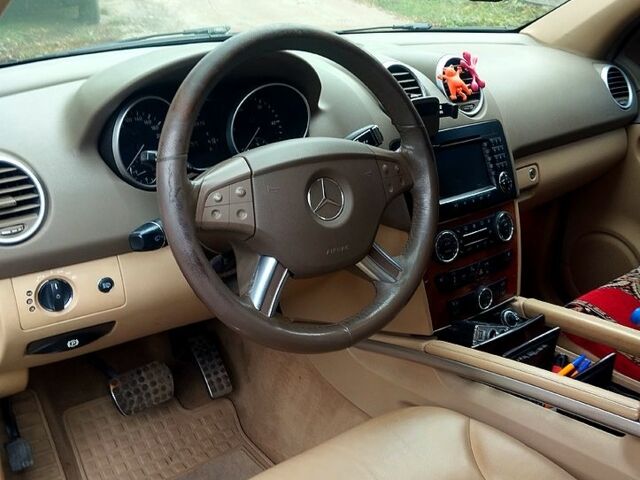 Мерседес МЛ класс, об'ємом двигуна 3 л та пробігом 324 тис. км за 11000 $, фото 3 на Automoto.ua