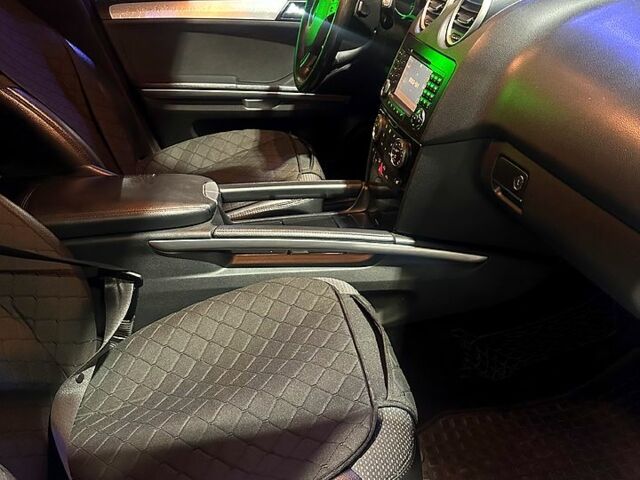 Мерседес МЛ класс, объемом двигателя 3.2 л и пробегом 300 тыс. км за 5900 $, фото 10 на Automoto.ua