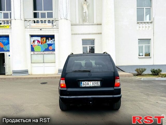 Мерседес МЛ класс, объемом двигателя 4 л и пробегом 256 тыс. км за 3750 $, фото 3 на Automoto.ua