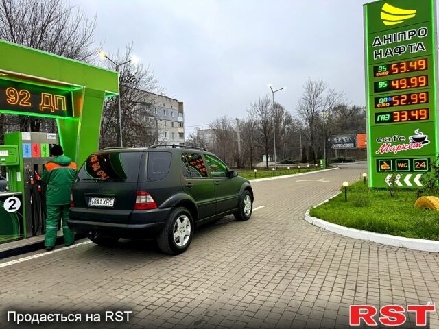 Мерседес МЛ класс, объемом двигателя 4 л и пробегом 256 тыс. км за 3750 $, фото 7 на Automoto.ua