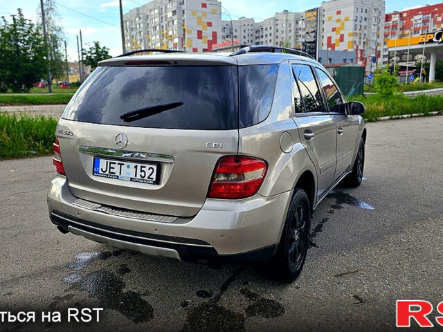 Мерседес МЛ класс, объемом двигателя 3 л и пробегом 253 тыс. км за 8200 $, фото 4 на Automoto.ua