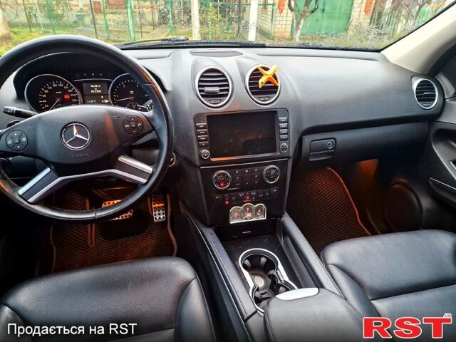 Мерседес МЛ класс, объемом двигателя 30 л и пробегом 263 тыс. км за 12300 $, фото 5 на Automoto.ua