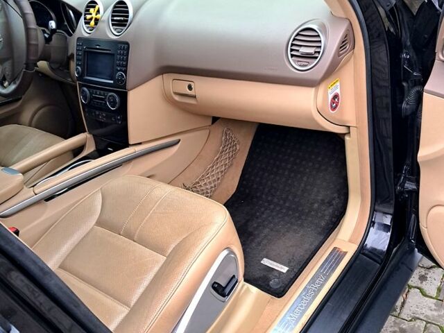 Мерседес МЛ класс, объемом двигателя 3 л и пробегом 281 тыс. км за 13700 $, фото 3 на Automoto.ua