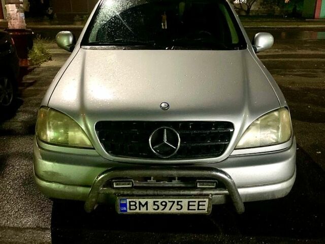Сірий Мерседес МЛ класс, об'ємом двигуна 4.3 л та пробігом 275 тис. км за 5450 $, фото 2 на Automoto.ua