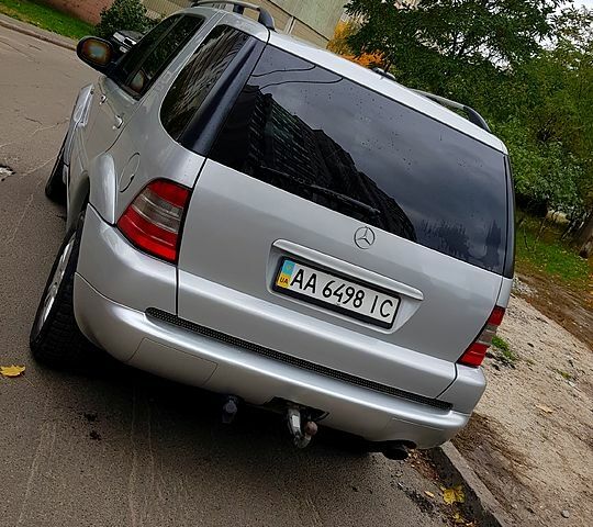 Мерседес МЛ класс 2001 в Киеве на Automoto.ua Серый Мерседес МЛ класс, объемом двигателя 4.3 л и пробегом 270 тыс. км за 6500 $, фото 5 на Automoto.ua