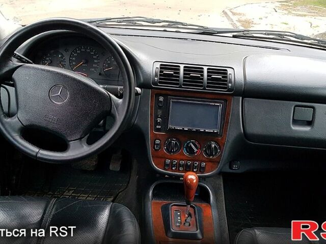 Мерседес МЛ класс 2001 в Киеве на Automoto.ua Серый Мерседес МЛ класс, объемом двигателя 4.3 л и пробегом 270 тыс. км за 6500 $, фото 12 на Automoto.ua