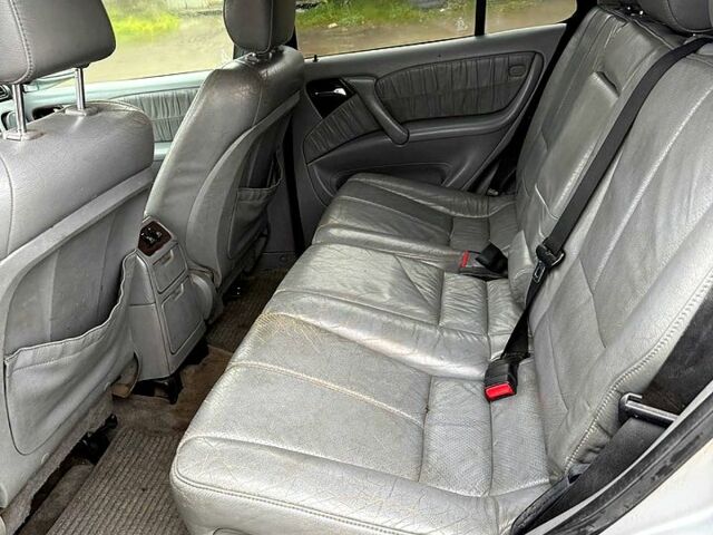 Серый Мерседес МЛ класс, объемом двигателя 2.7 л и пробегом 267 тыс. км за 3700 $, фото 7 на Automoto.ua