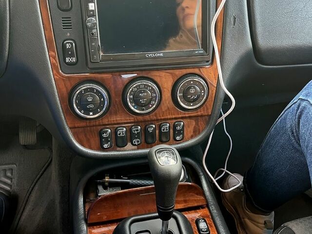 Серый Мерседес МЛ класс, объемом двигателя 2.7 л и пробегом 310 тыс. км за 5600 $, фото 6 на Automoto.ua