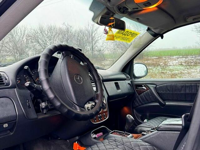 Серый Мерседес МЛ класс, объемом двигателя 2.7 л и пробегом 490 тыс. км за 4499 $, фото 5 на Automoto.ua