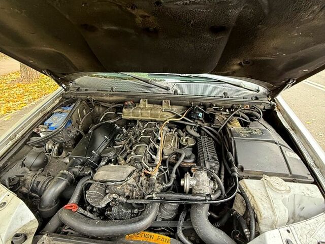 Серый Мерседес МЛ класс, объемом двигателя 2.7 л и пробегом 385 тыс. км за 4500 $, фото 4 на Automoto.ua