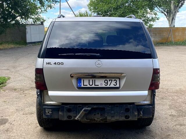 Сірий Мерседес МЛ класс, об'ємом двигуна 4 л та пробігом 330 тис. км за 3800 $, фото 4 на Automoto.ua