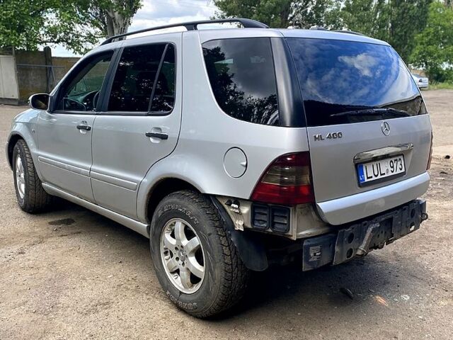 Сірий Мерседес МЛ класс, об'ємом двигуна 4 л та пробігом 330 тис. км за 3800 $, фото 3 на Automoto.ua