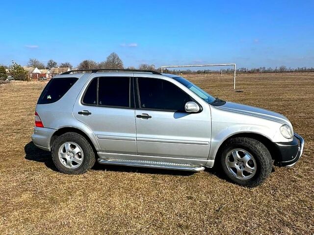 Сірий Мерседес МЛ класс, об'ємом двигуна 2.7 л та пробігом 300 тис. км за 4999 $, фото 3 на Automoto.ua