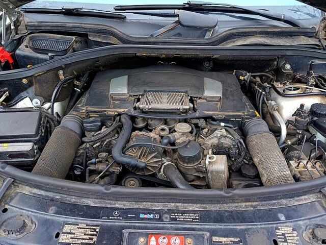 Серый Мерседес МЛ класс, объемом двигателя 3.5 л и пробегом 308 тыс. км за 6500 $, фото 3 на Automoto.ua