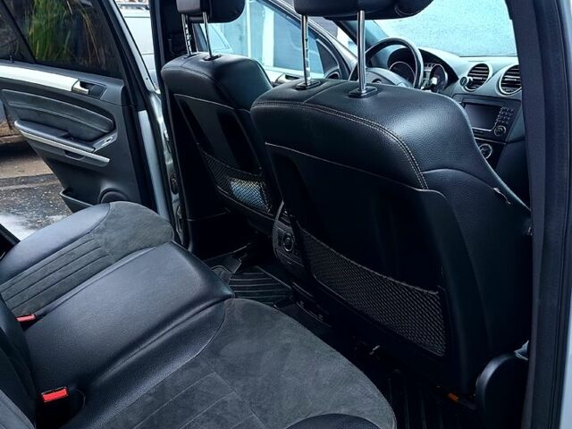 Серый Мерседес МЛ класс, объемом двигателя 3.5 л и пробегом 308 тыс. км за 6500 $, фото 4 на Automoto.ua