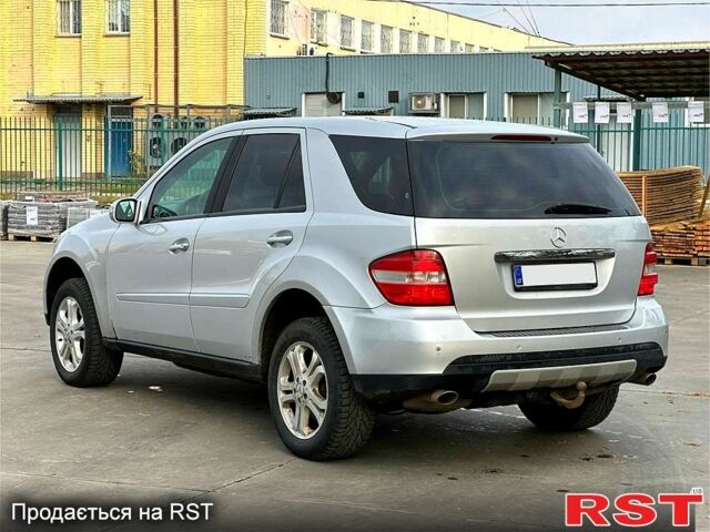 Сірий Мерседес МЛ класс, об'ємом двигуна 3 л та пробігом 435 тис. км за 6000 $, фото 3 на Automoto.ua
