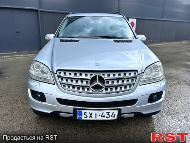 Мерседес МЛ класс 2007 у Києві на Automoto.ua Сірий Мерседес МЛ класс, об'ємом двигуна 3 л та пробігом 287 тис. км за 6000 $, фото 5 на Automoto.ua