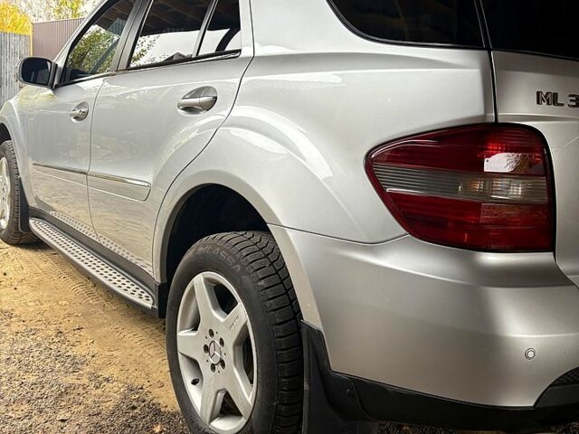 Сірий Мерседес МЛ класс, об'ємом двигуна 3 л та пробігом 261 тис. км за 15500 $, фото 6 на Automoto.ua