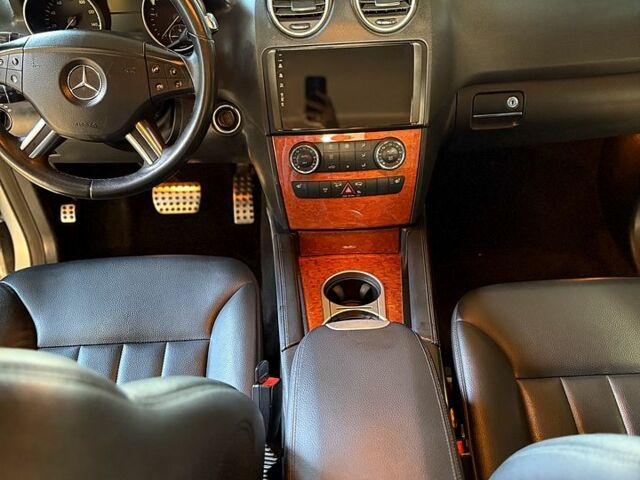 Сірий Мерседес МЛ класс, об'ємом двигуна 3 л та пробігом 261 тис. км за 15500 $, фото 8 на Automoto.ua