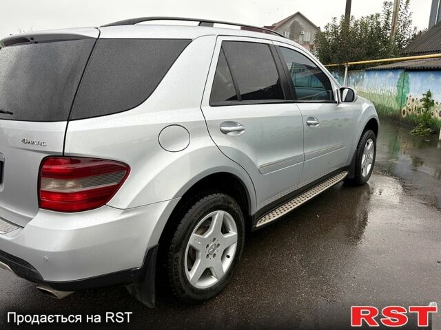 Сірий Мерседес МЛ класс, об'ємом двигуна 3 л та пробігом 261 тис. км за 15500 $, фото 3 на Automoto.ua