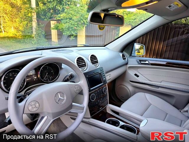 Сірий Мерседес МЛ класс, об'ємом двигуна 3 л та пробігом 208 тис. км за 15500 $, фото 5 на Automoto.ua