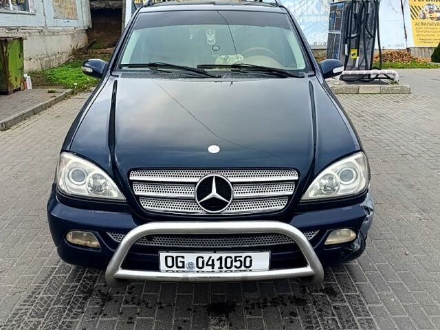 Синий Мерседес МЛ класс, объемом двигателя 2.7 л и пробегом 400 тыс. км за 4100 $, фото 11 на Automoto.ua