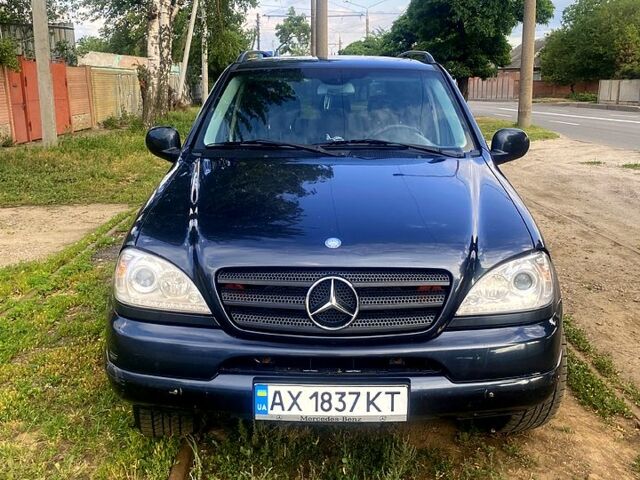Синій Мерседес МЛ класс, об'ємом двигуна 3.2 л та пробігом 319 тис. км за 5300 $, фото 7 на Automoto.ua