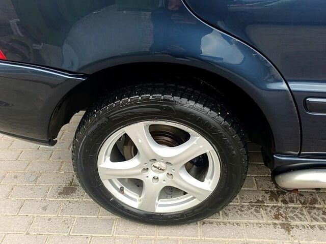 Синий Мерседес МЛ класс, объемом двигателя 2.7 л и пробегом 400 тыс. км за 4100 $, фото 5 на Automoto.ua