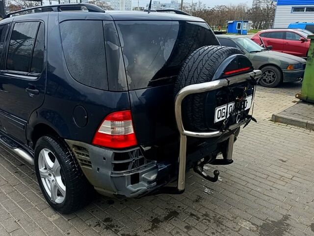 Синий Мерседес МЛ класс, объемом двигателя 2.7 л и пробегом 400 тыс. км за 4100 $, фото 7 на Automoto.ua