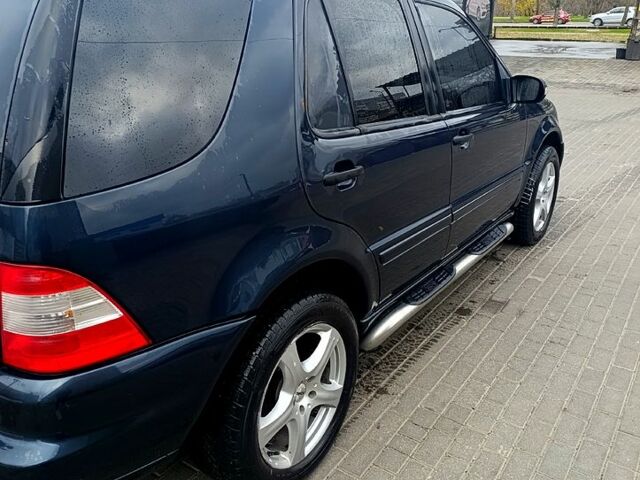 Синий Мерседес МЛ класс, объемом двигателя 2.7 л и пробегом 400 тыс. км за 4100 $, фото 12 на Automoto.ua