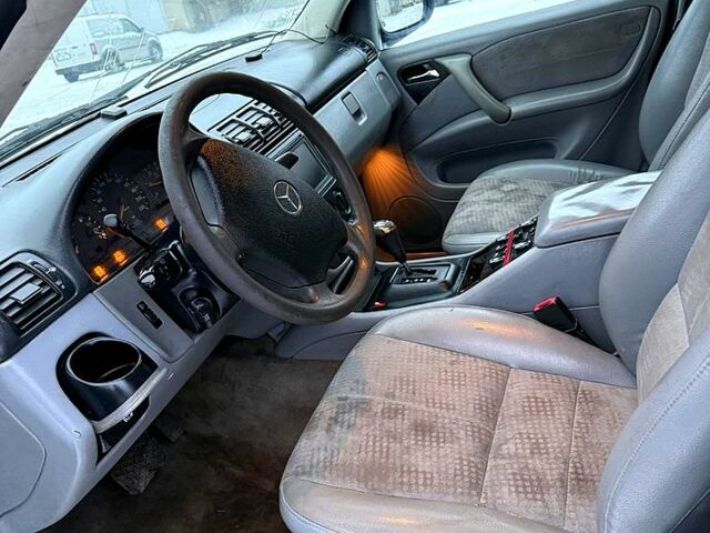 Синій Мерседес МЛ класс, об'ємом двигуна 2.7 л та пробігом 278 тис. км за 3700 $, фото 7 на Automoto.ua