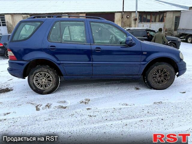 Синій Мерседес МЛ класс, об'ємом двигуна 2.7 л та пробігом 278 тис. км за 3700 $, фото 5 на Automoto.ua