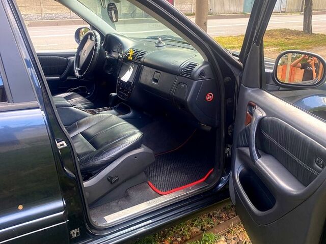 Синій Мерседес МЛ класс, об'ємом двигуна 3.2 л та пробігом 319 тис. км за 5300 $, фото 3 на Automoto.ua