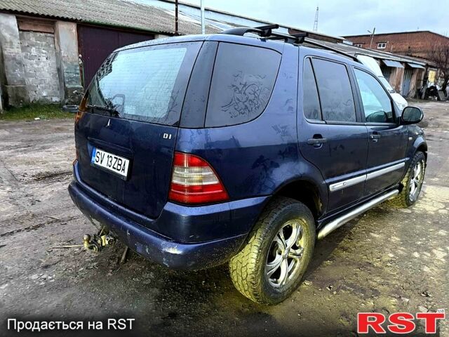 Синий Мерседес МЛ класс, объемом двигателя 2.7 л и пробегом 243 тыс. км за 3600 $, фото 5 на Automoto.ua