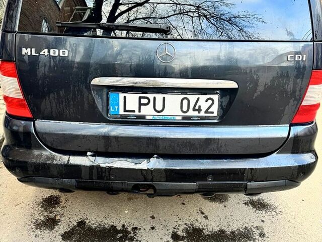 Синий Мерседес МЛ класс, объемом двигателя 4 л и пробегом 200 тыс. км за 4500 $, фото 7 на Automoto.ua