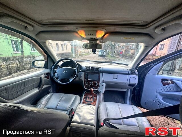 Синий Мерседес МЛ класс, объемом двигателя 4 л и пробегом 200 тыс. км за 4500 $, фото 5 на Automoto.ua