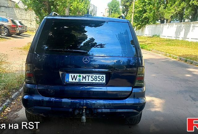 Синий Мерседес МЛ класс, объемом двигателя 2.7 л и пробегом 350 тыс. км за 3700 $, фото 5 на Automoto.ua