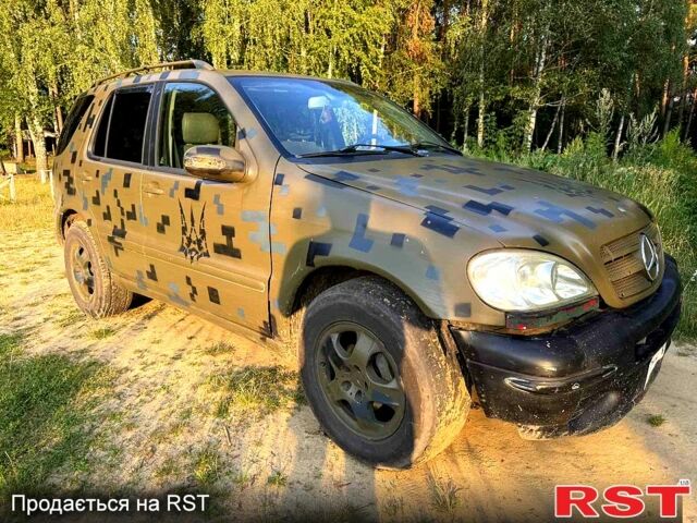 Зелений Мерседес МЛ класс, об'ємом двигуна 2.7 л та пробігом 258 тис. км за 3300 $, фото 2 на Automoto.ua