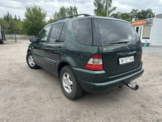 Білий Мерседес МЛ, об'ємом двигуна 4 л та пробігом 300 тис. км за 4500 $, фото 3 на Automoto.ua