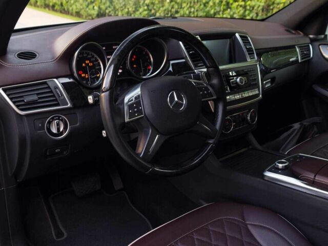 Білий Мерседес МЛ, об'ємом двигуна 3 л та пробігом 159 тис. км за 19000 $, фото 6 на Automoto.ua