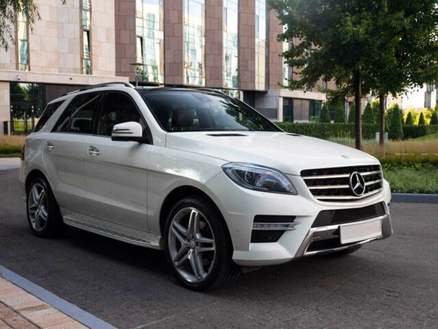 Білий Мерседес МЛ, об'ємом двигуна 3 л та пробігом 159 тис. км за 19000 $, фото 1 на Automoto.ua
