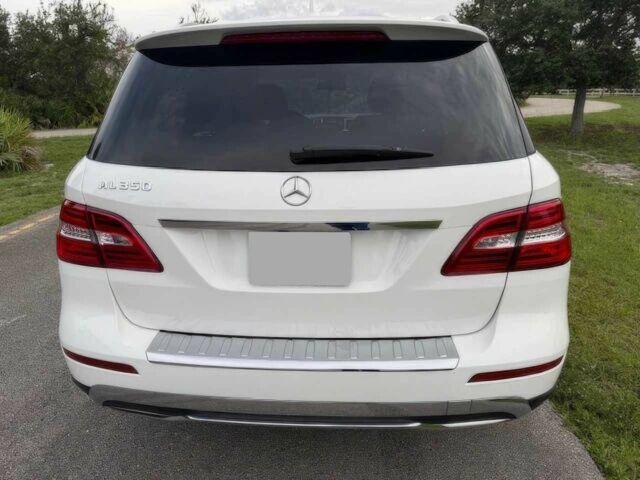Білий Мерседес МЛ, об'ємом двигуна 3.5 л та пробігом 111 тис. км за 12300 $, фото 6 на Automoto.ua