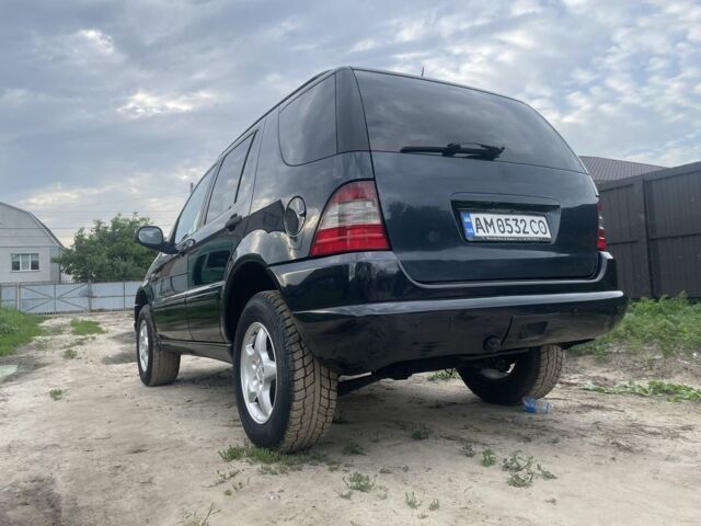 Чорний Мерседес МЛ, об'ємом двигуна 2.7 л та пробігом 350 тис. км за 6100 $, фото 9 на Automoto.ua