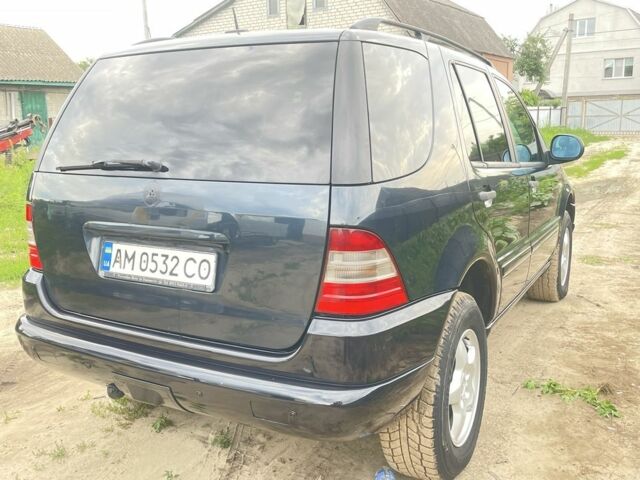 Чорний Мерседес МЛ, об'ємом двигуна 2.7 л та пробігом 350 тис. км за 6100 $, фото 10 на Automoto.ua