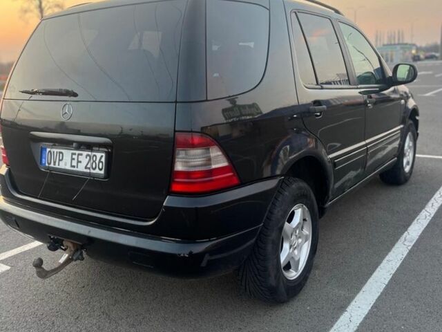 Чорний Мерседес МЛ, об'ємом двигуна 2.7 л та пробігом 390 тис. км за 4500 $, фото 15 на Automoto.ua