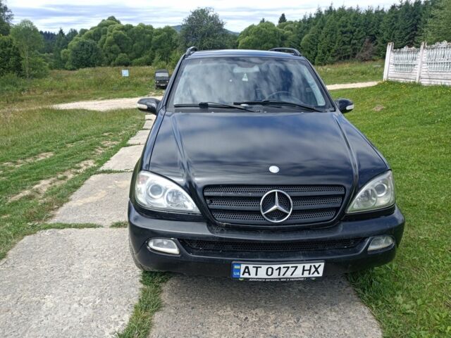 Чорний Мерседес МЛ, об'ємом двигуна 2.7 л та пробігом 380 тис. км за 6300 $, фото 1 на Automoto.ua