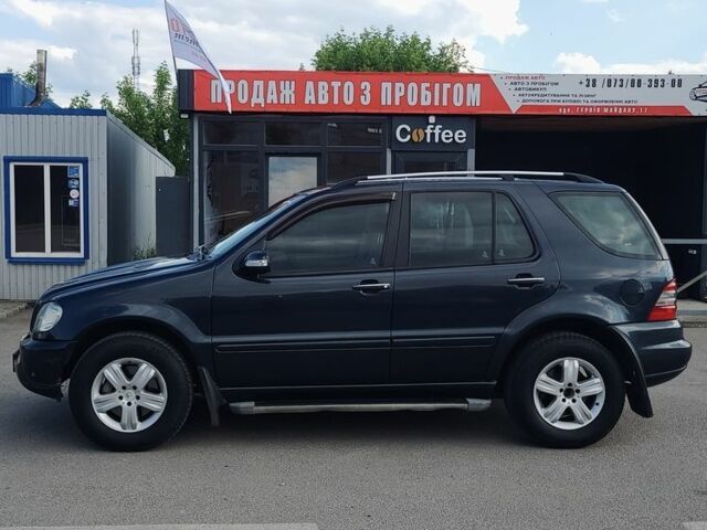 Черный Мерседес МЛ, объемом двигателя 2.7 л и пробегом 399 тыс. км за 6700 $, фото 1 на Automoto.ua