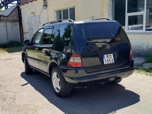 Чорний Мерседес МЛ, об'ємом двигуна 0 л та пробігом 298 тис. км за 4350 $, фото 3 на Automoto.ua