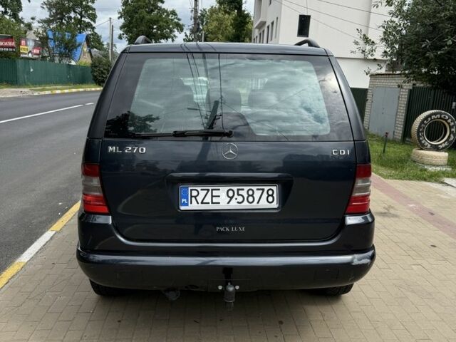 Черный Мерседес МЛ, объемом двигателя 2.7 л и пробегом 350 тыс. км за 4350 $, фото 3 на Automoto.ua